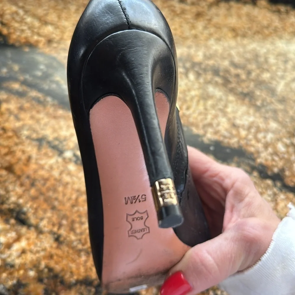 Tory Burch Chic Black Leather Ankle Boots w zippers‎